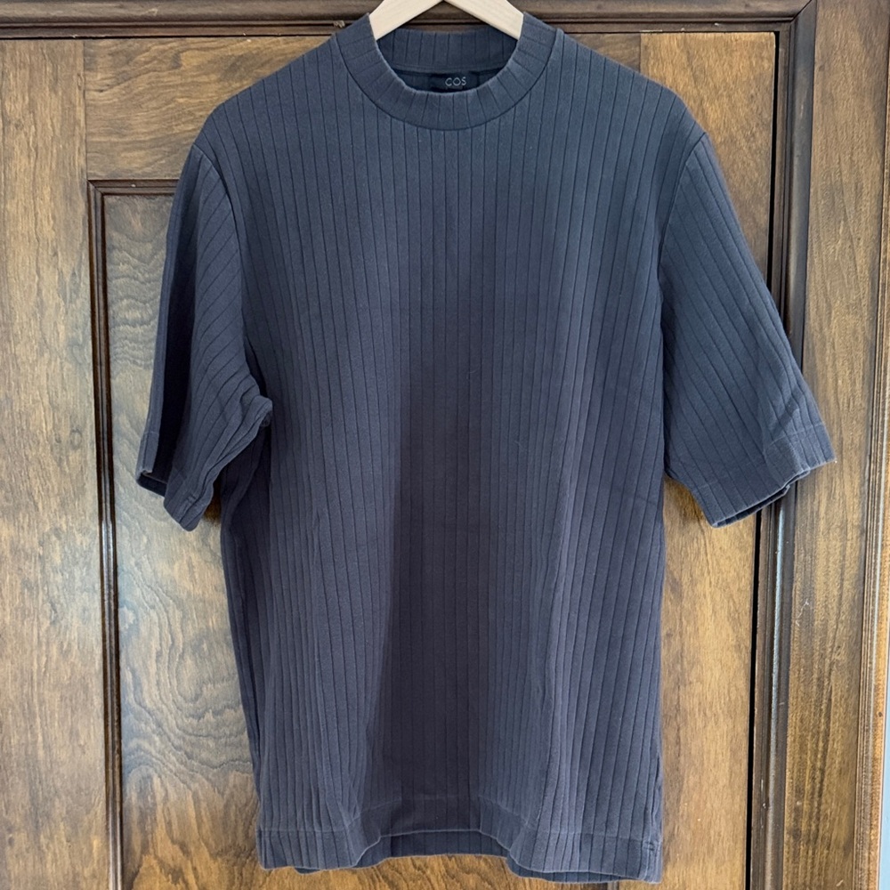 COS Ribbed Short-Sleeve Tee in Charcoal